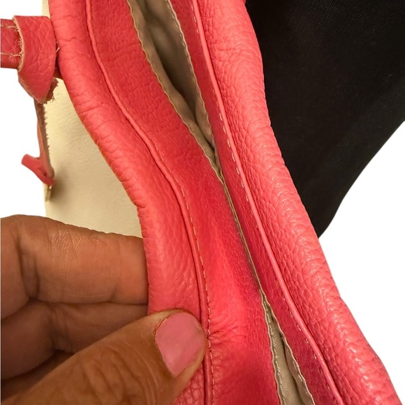 CYNTHIA ROWLEY Stylish Pink, White, and Black Tote Bag - Picture 8 of 10